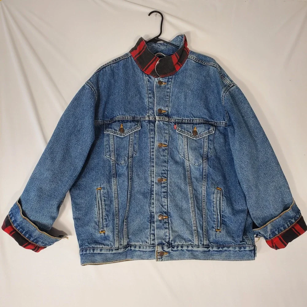 Vintage Levis Flannel Lined Denim Trucker Jacket Made in USA Blue Plaid 70427